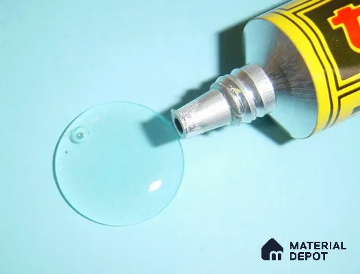 D024 Silver White Adhesive Tube  - 45 ml