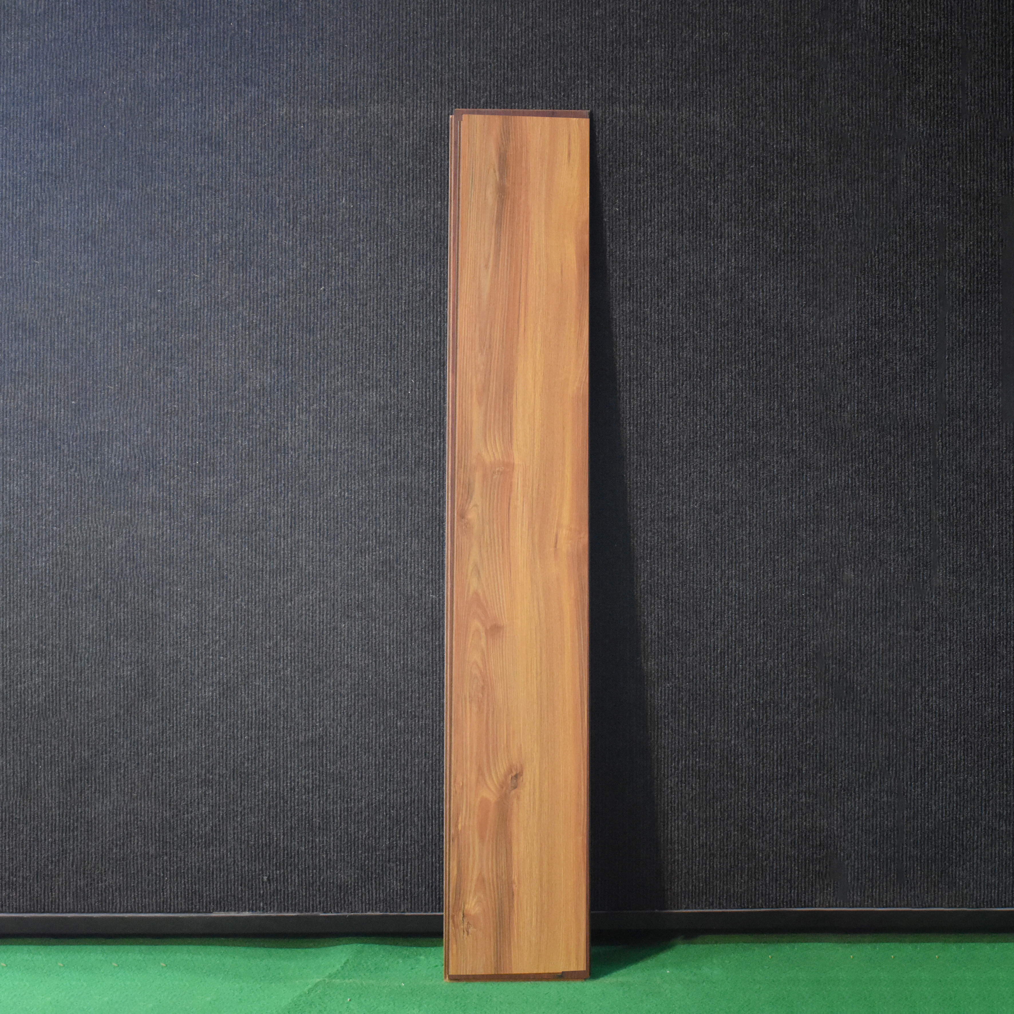 HDF Laminate Wood Floor Crystal Finish Aristo Premium LF 00252 | 4 ft x 7.7 inch x 8 mm | AC4 Grade | Wax Coated Lock | Original Unilin Locking | Suitable for Flooring, Living Room, Bedroom