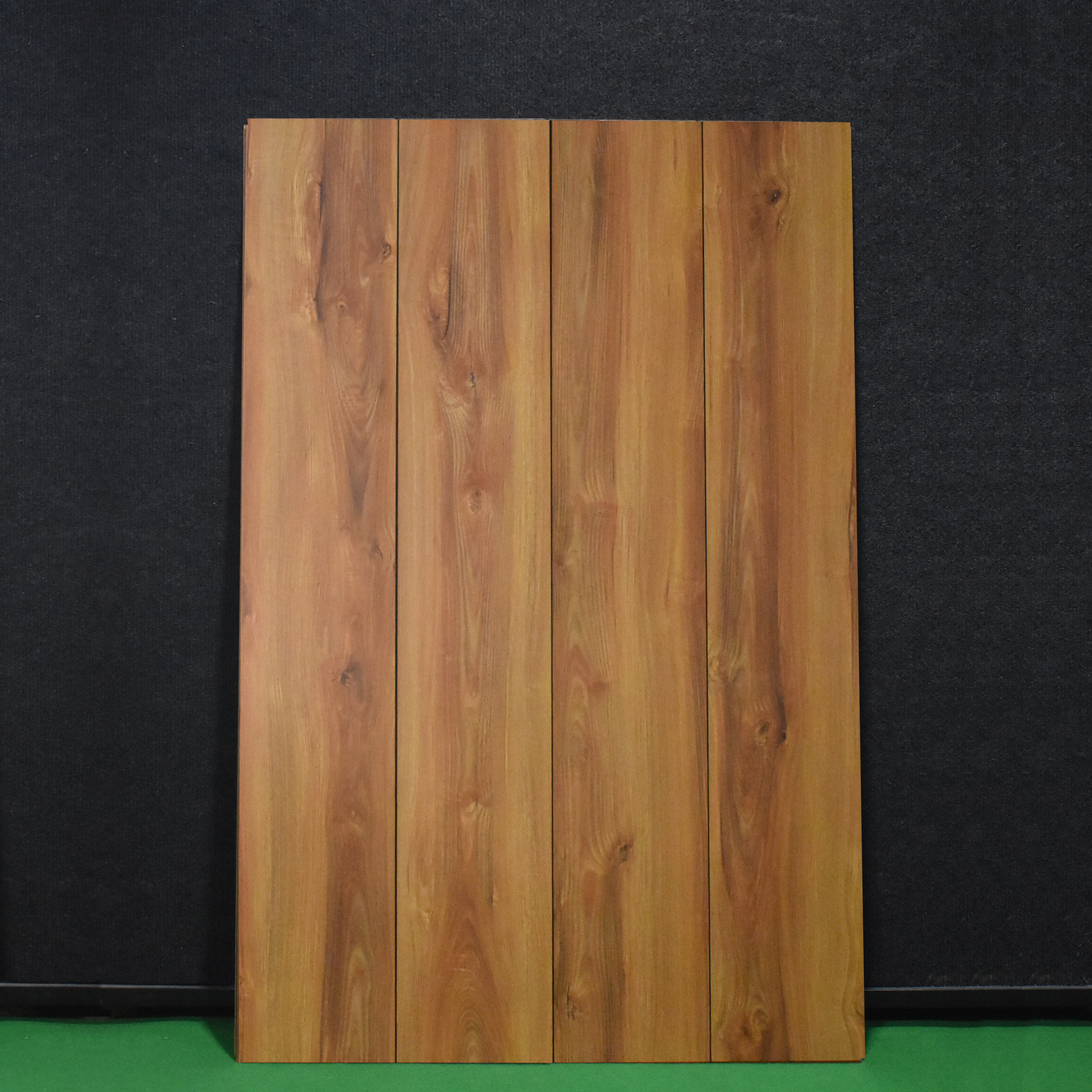 HDF Laminate Wood Floor Crystal Finish Aristo Premium LF 00252 | 4 ft x 7.7 inch x 8 mm | AC4 Grade | Wax Coated Lock | Original Unilin Locking | Suitable for Flooring, Living Room, Bedroom
