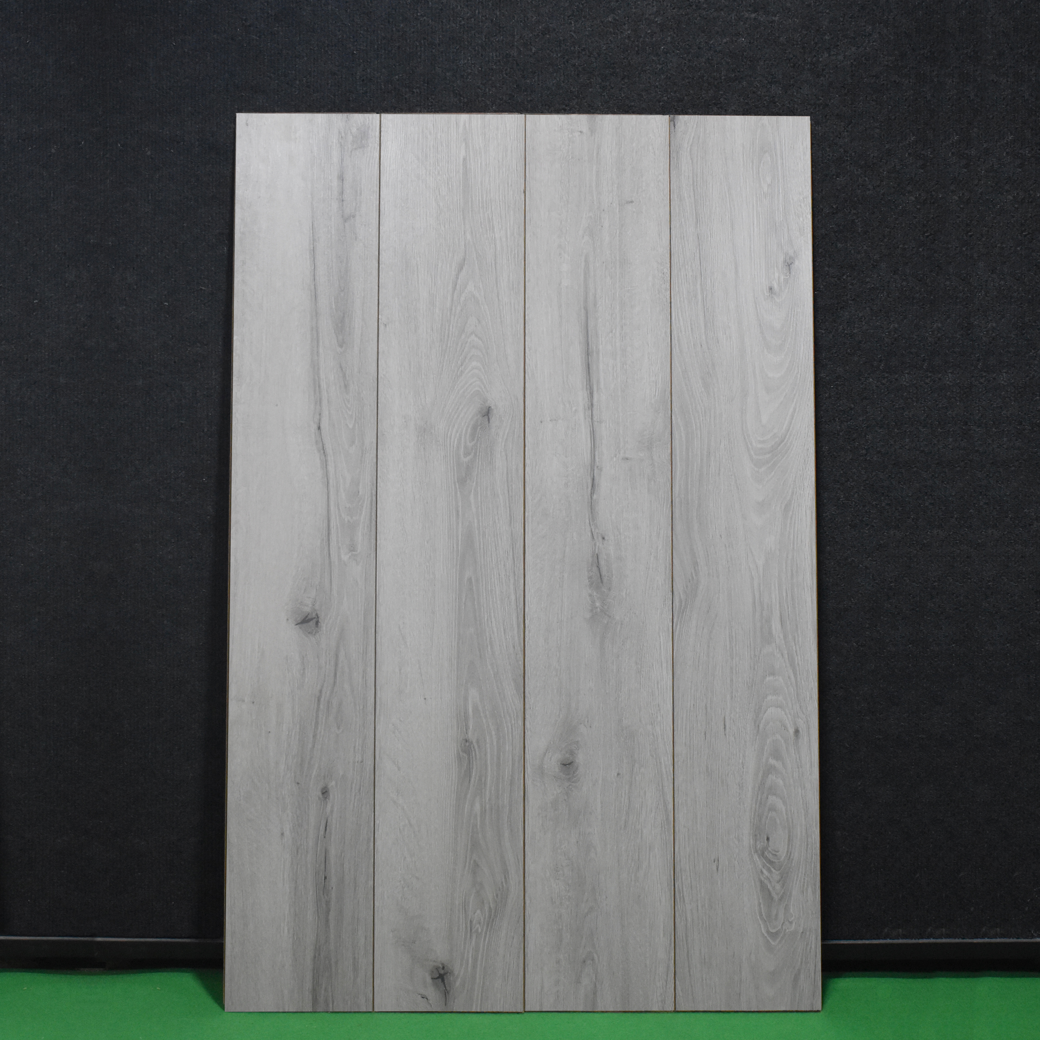 HDF Laminate Wood Floor Crystal Finish Aristo Premium LF 00246 | 4 ft x 7.7 inch x 8 mm | AC4 Grade | Wax Coated Lock | Original Unilin Locking | Suitable for Flooring, Living Room, Bedroom