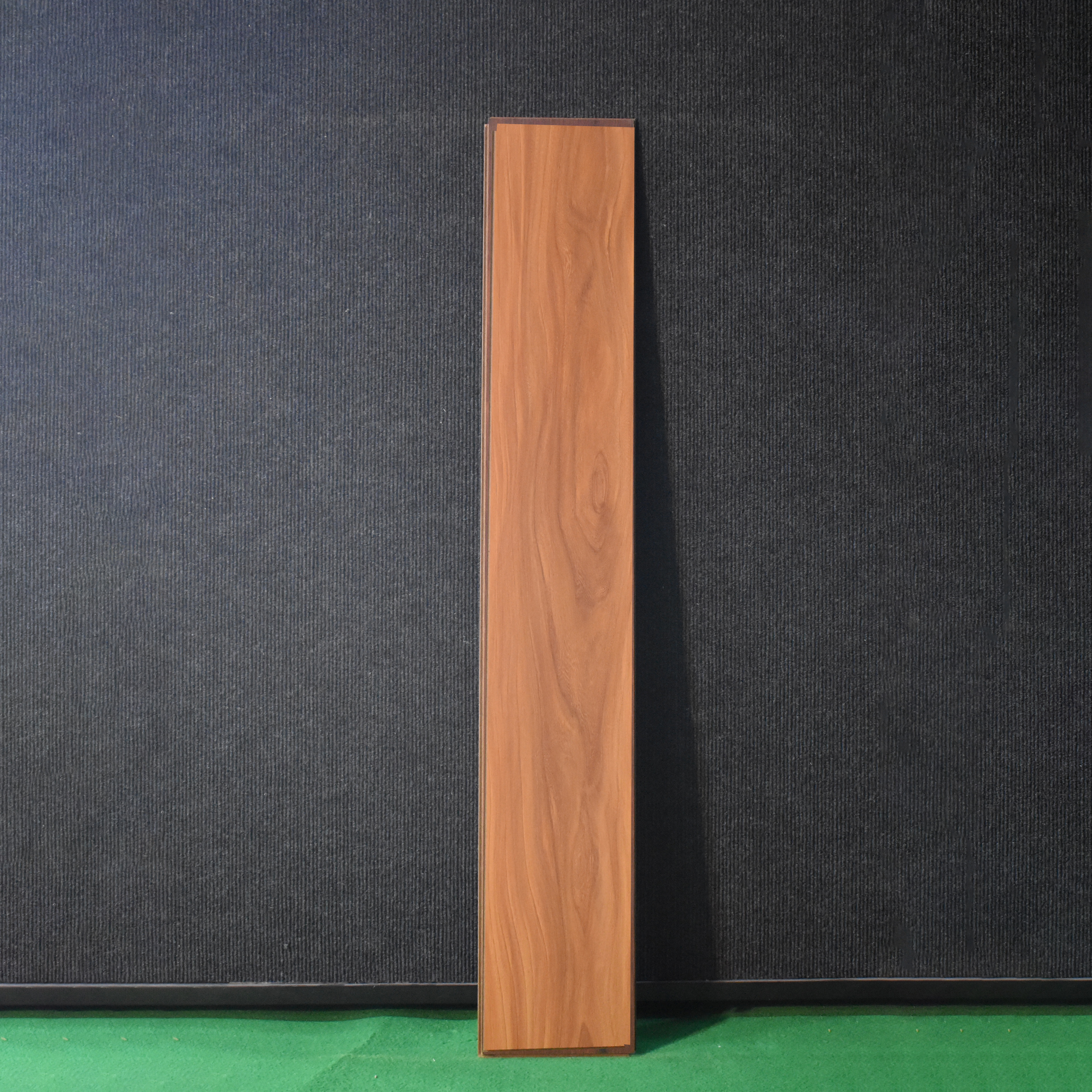 HDF Laminate Wood Floor Crystal Finish Aristo Premium LF 00251 | 4 ft x 7.7 inch x 8 mm | AC4 Grade | Wax Coated Lock | Original Unilin Locking | Suitable for Flooring, Living Room, Bedroom