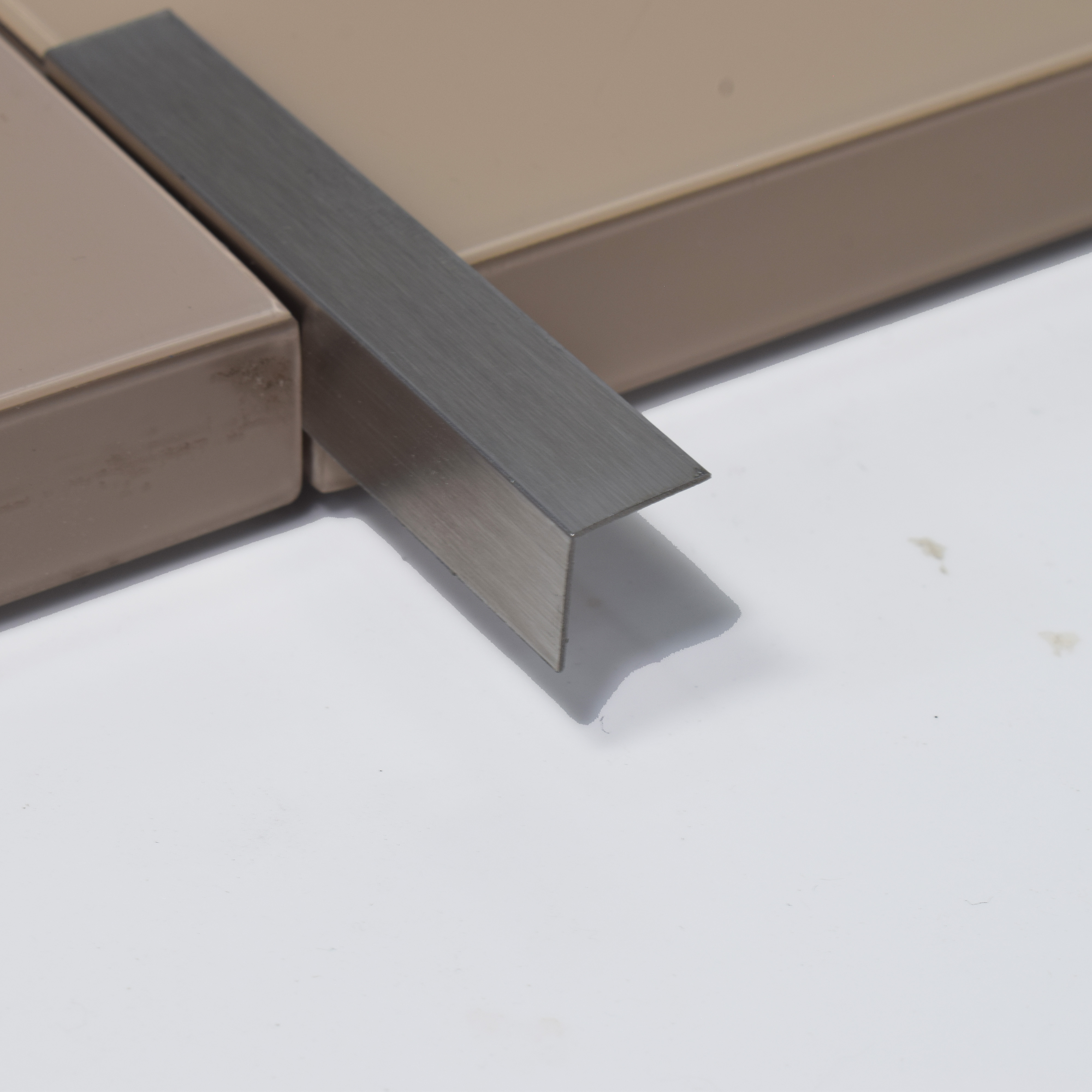 SS 304 L Profile Chrome Plated SS Glossy Finish Edgeline PM 00290 H | 10 ft (2.96 mtr) x 12 mm x 0.8 mm | Suitable for Corner Applications | Adhesive Type Installation | Suitable for Floor & Walls
