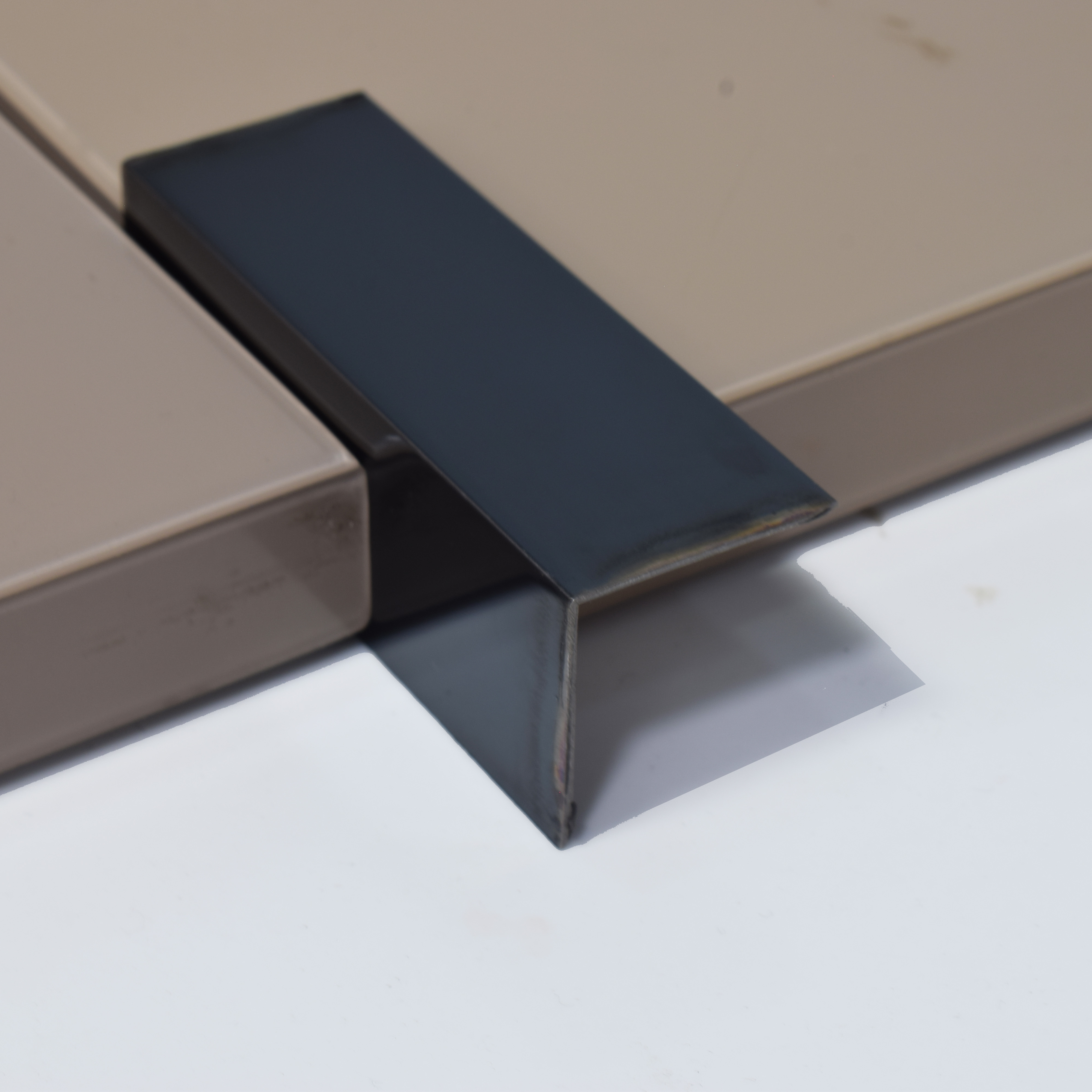 SS 304 L Profile Polish Black Glossy Finish Edgeline PM 00290 M | 10 ft (2.96 mtr) x 20 mm x 0.8 mm | Suitable for Corner Applications | Adhesive Type Installation | Suitable for Floor & Walls