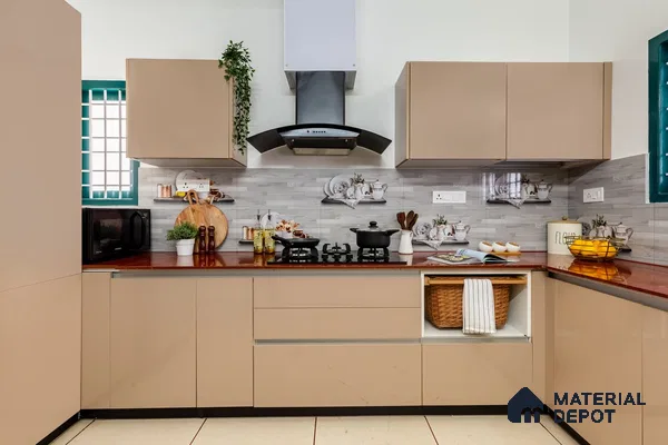Chic Small Kitchen: Kochi Home