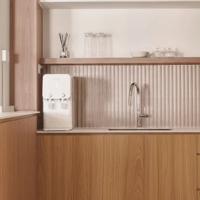 Closeup application image of Sleek Fluted Tile in Kitchen