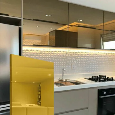 Closeup application image of Mirror Laminates in Kitchen